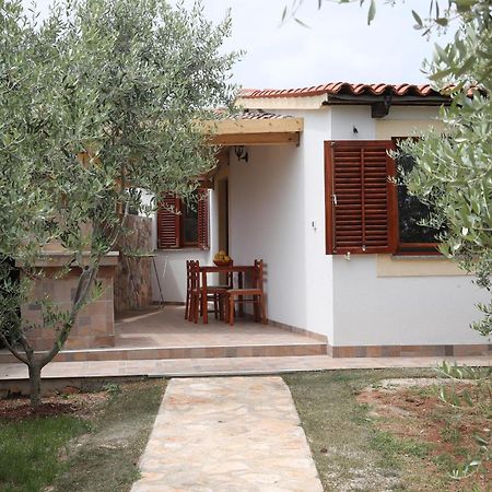Holiday Houses Marta Rovigno Esterno foto