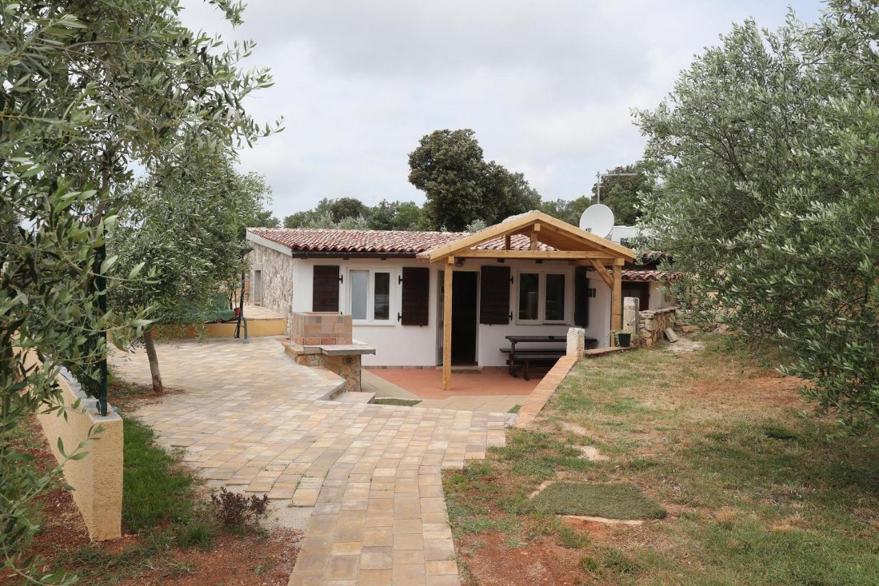 Holiday Houses Marta Rovigno Esterno foto